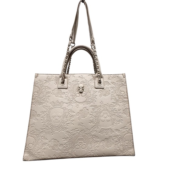 Betsey Johnson Skull Embossed Tote Bag Purse Halloween Unique MSRP $128 - Picture 1 of 16